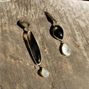 Orecchini quarzi e oro ”GEOMETRIE” – orecchini asimmetrici