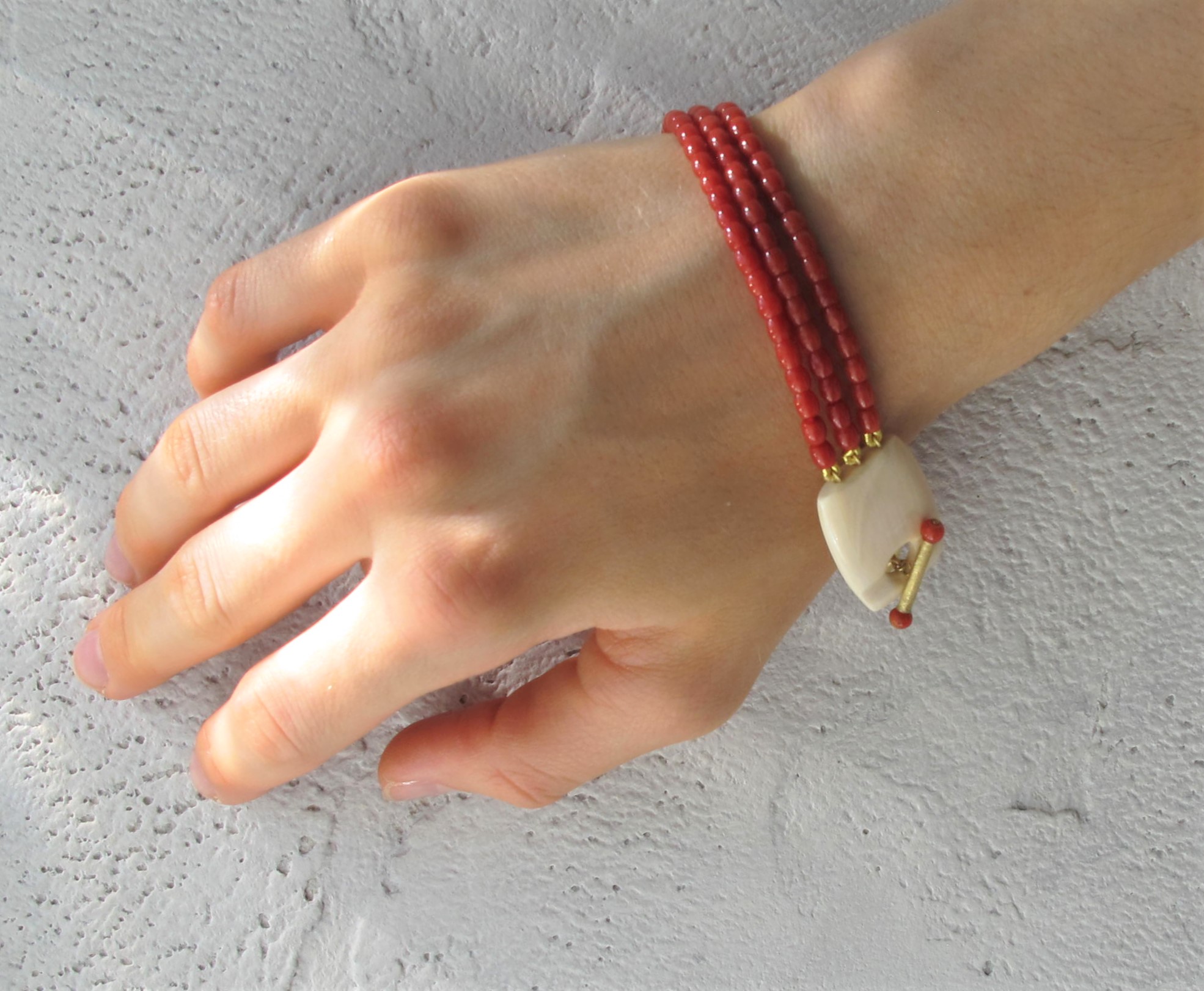 Greet communication simple Red coral bracelet 3 barrel wires - bracciale corallo e oro