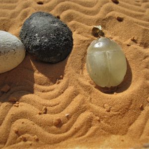 Pendente oro e Tektite ”SCARABEO” – Pendente amuleto- Pendente oro e vetro libico- Pendente egizio- ciondolo egiziano- amuleto rinascita