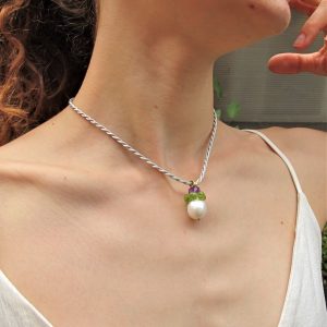 Pendente perla barocca e oro ”MARI DEL SUD” – perla barocca bianca, peridoto, ametista- Pendente perla – pendente romantico