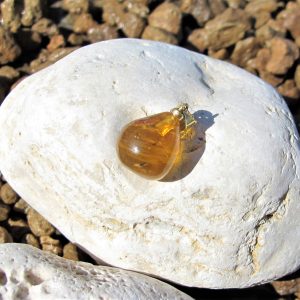PENDENTE AMBRA E ORO – Ambra messicana e oro giallo – piccolo pendente in ambra