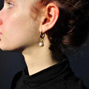 Charms oro e perle  ”MARI DEL SUD” – Charms per orecchini- perla barocca, zaffiri viola, peridoto – coppia pendenti -pendente romantico