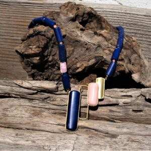 Collana lapislazzuli ”CILINDRETTI” – grande collana oro e  lapis blu- collana blu e rosa
