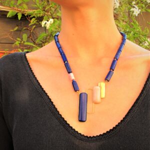 Collana lapislazzuli ”CILINDRETTI” – grande collana oro e  lapis blu- collana blu e rosa