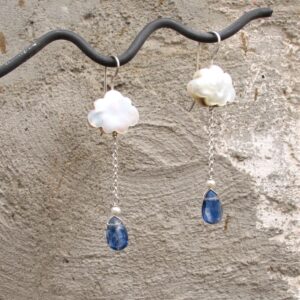 Oreccchini  ”NUVOLA MANGA” – vera perla incisa- cianite blu – nuvola – manga- anime – orecchini nuvola- per lei (Copia)