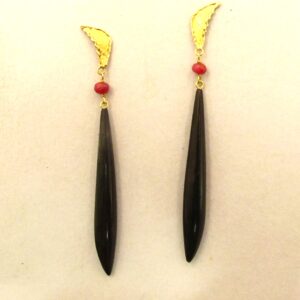Gold and ebony earrings ''BATTITO D'ALI''- ebony – oro – rubino – Red Rock- sculpture jewelry