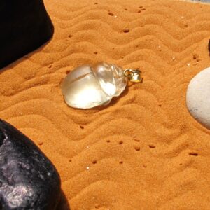 Pendente Tektite e oro ”SCARABEO” – # 2/12 -Pendente amuleto- oro e vetro libico- Pendente egizio – gioiello archeo – amuleto rinascita