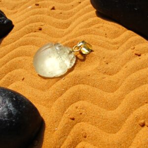 Pendente Tektite e oro ”SCARABEO” – # 5/12 -Pendente amuleto- oro e vetro libico- Pendente egizio – gioiello archeo – amuleto rinascita