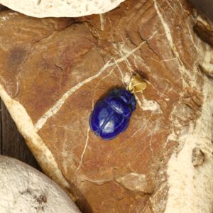 Pendente lapis e oro ”KÄFER” – Amulett-Anhänger- pendente lapislazzuli- Ägyptischer Anhänger- ciondolo egizio – Amulett Wiedergeburt